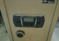 佛山君霸保险柜开锁换锁-君霸保险箱修改密码-保密柜维修